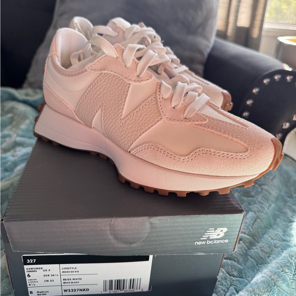 New Balance 327 NIB
